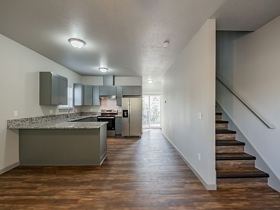 5th image of 382 24th St NE