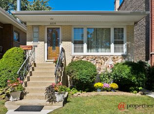 2836 W Ainslie St, Chicago, IL 60625