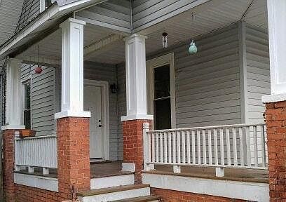 1st image of 412 Bradley St SW