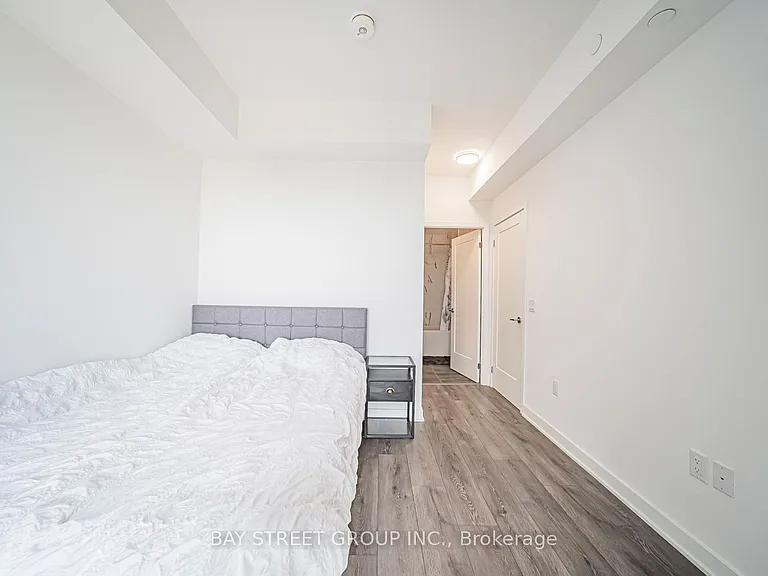 105 Oneida Cres #2509 — Photo 27