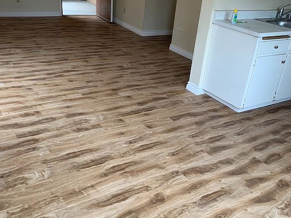 3rd image of 1065 E Washington Ave APT J