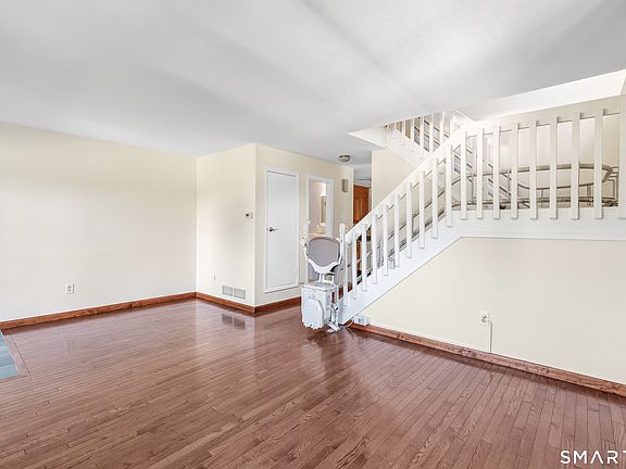 4th image of 8 Patterson Avenue