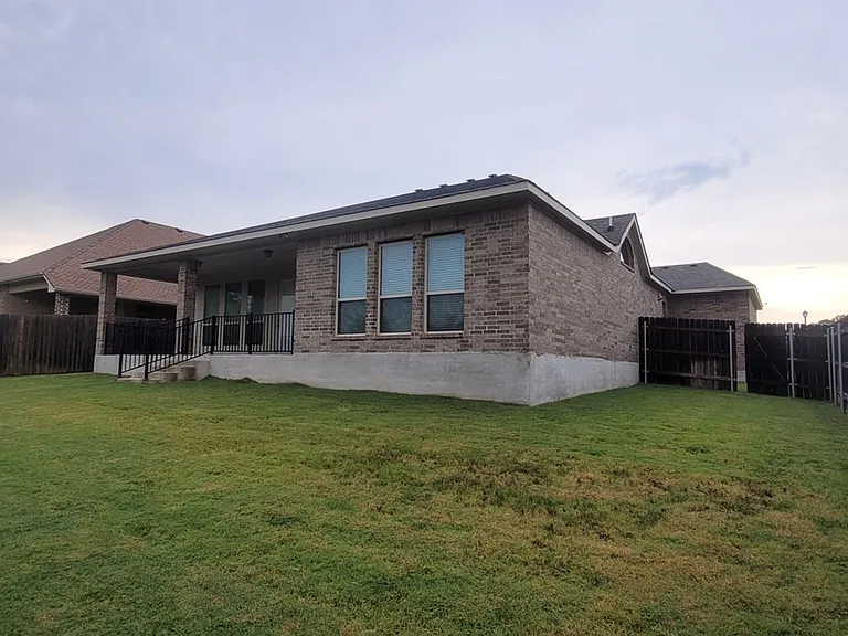 3206 Trinity Dr — Photo 27