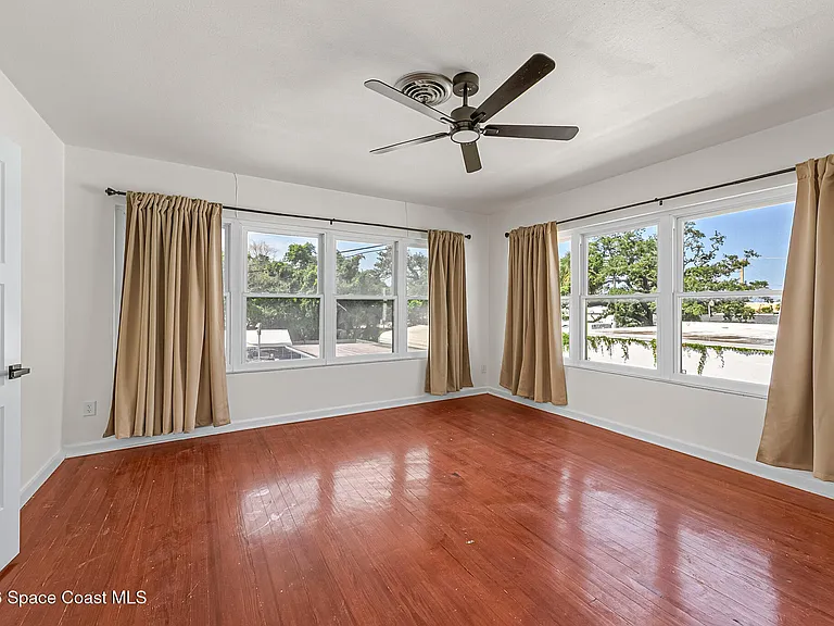 1008 E Strawbridge Ave — Photo 17
