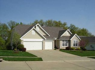 1049 Pebble Beach Dr, O'Fallon, MO 63366