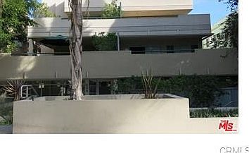 1st image of 940 Larrabee St #404