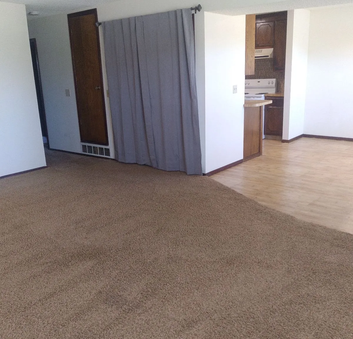 2 bed, 1127 sqft, $900 — Photo 3