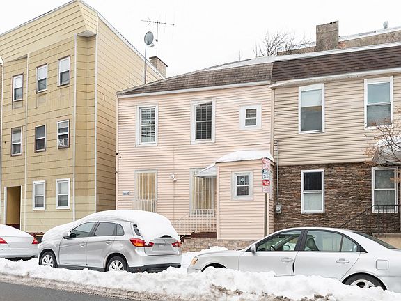 2nd image of 61 Vroom St