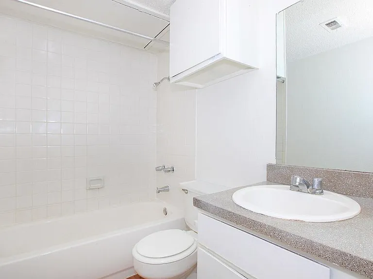 Mireya Apartment Homes — Photo 18