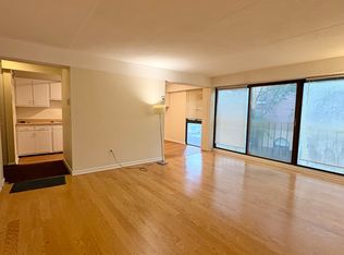 55 Sewall Ave APT 1B, Brookline, MA 02446