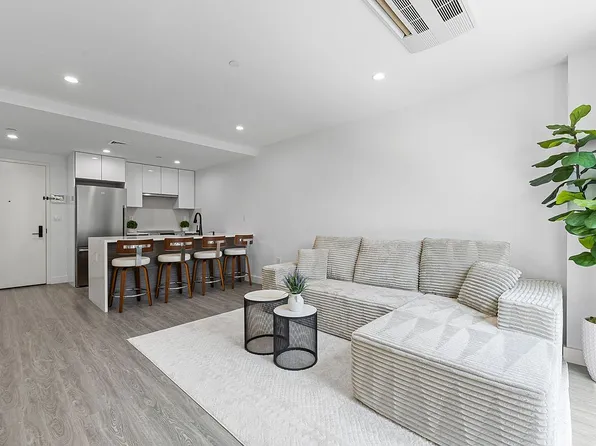 4640 Vernon Blvd #2A, Long Island City, NY 11101