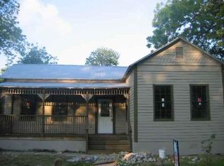 648 S Castell Ave, New Braunfels, TX 78130