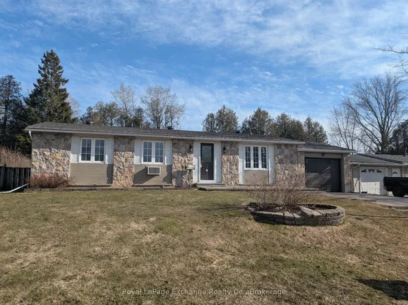 24 Inverness St N, Kincardine, ON N2Z 1J4