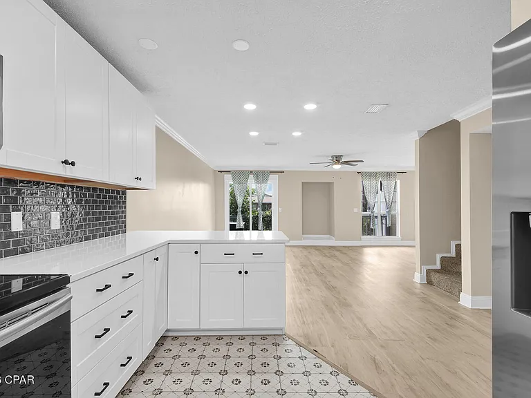 1365 Capri Dr — Photo 19