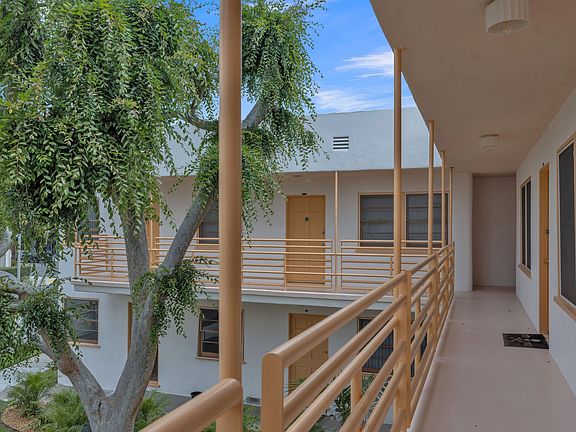 4th image of 202 Obispo Ave APT 4