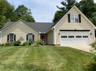 132 Hawks Nest Dr, Fletcher, NC 28732