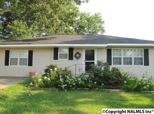 910 Elrod Ave, Boaz, AL 35957