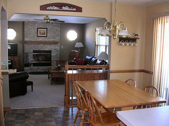 Opens to family rm