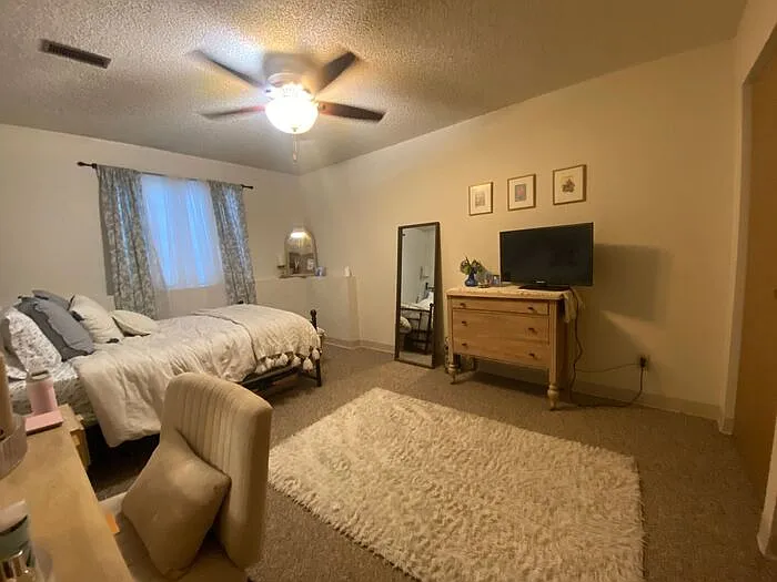 631 S Van Buren St #14 — Photo 10