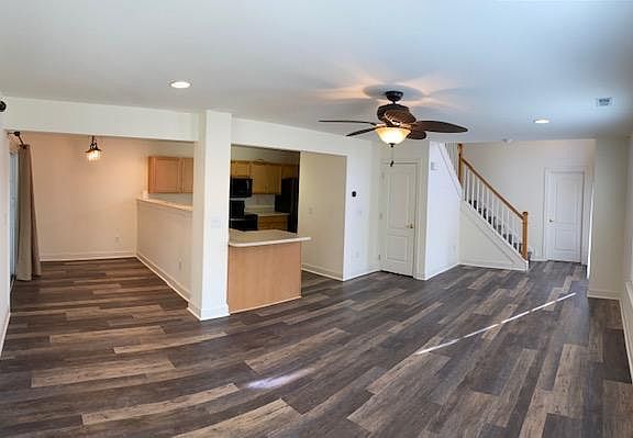 4th image of 17287 Queen Anne Way #25