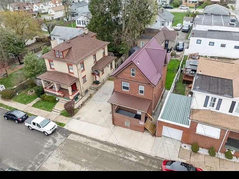 447 Steck St — Photo 32