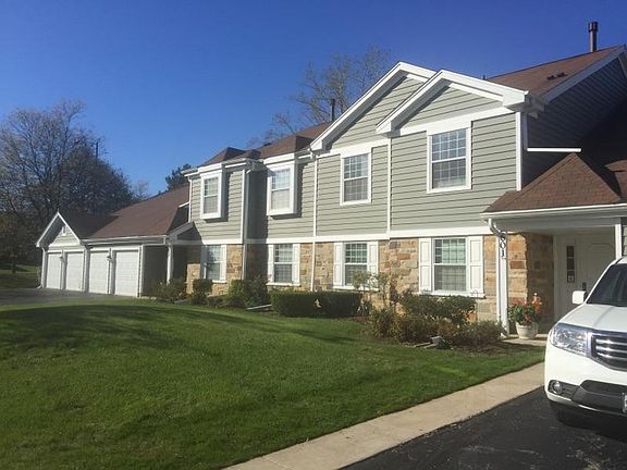 3rd image of 601 Eastview Ct Unit V2