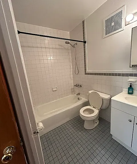 445 17th St #3 — Photo 5