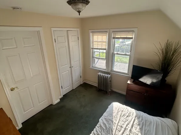 (undisclosed Address), Islip, NY 11751