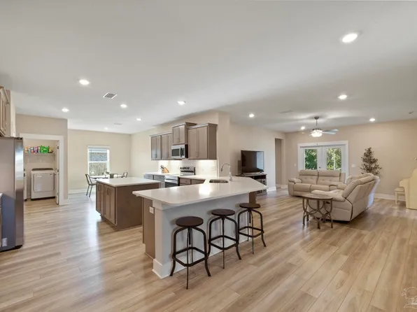 6213 Dry Creek Rd, Molino, FL 32577