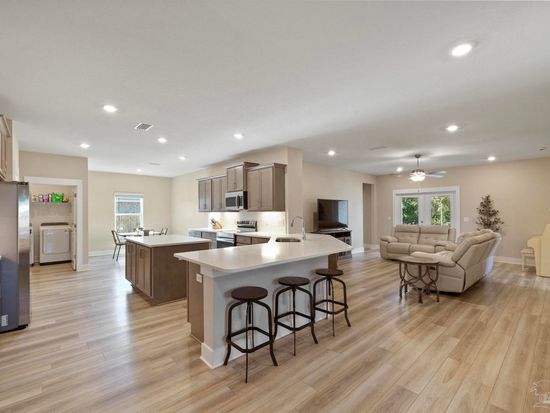 6213 Dry Creek Rd, Molino, FL 32577