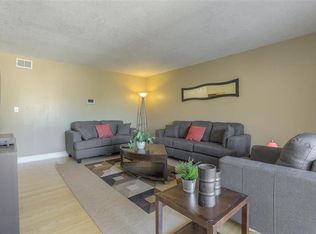 10240 W 96th St, Overland Park, KS 66212