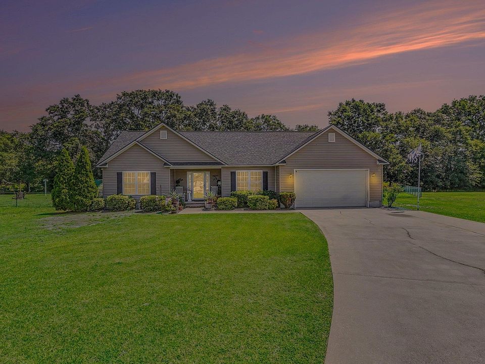 1st image of 321 Corinne Ln.