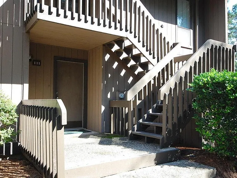 10 Pine Tree Rd #111 — Photo 1