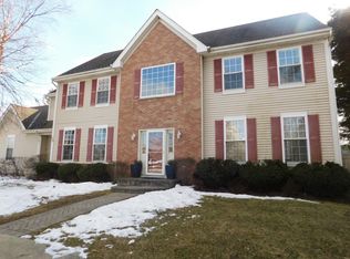 30 Carolyn Ct, Lake Zurich, IL 60047
