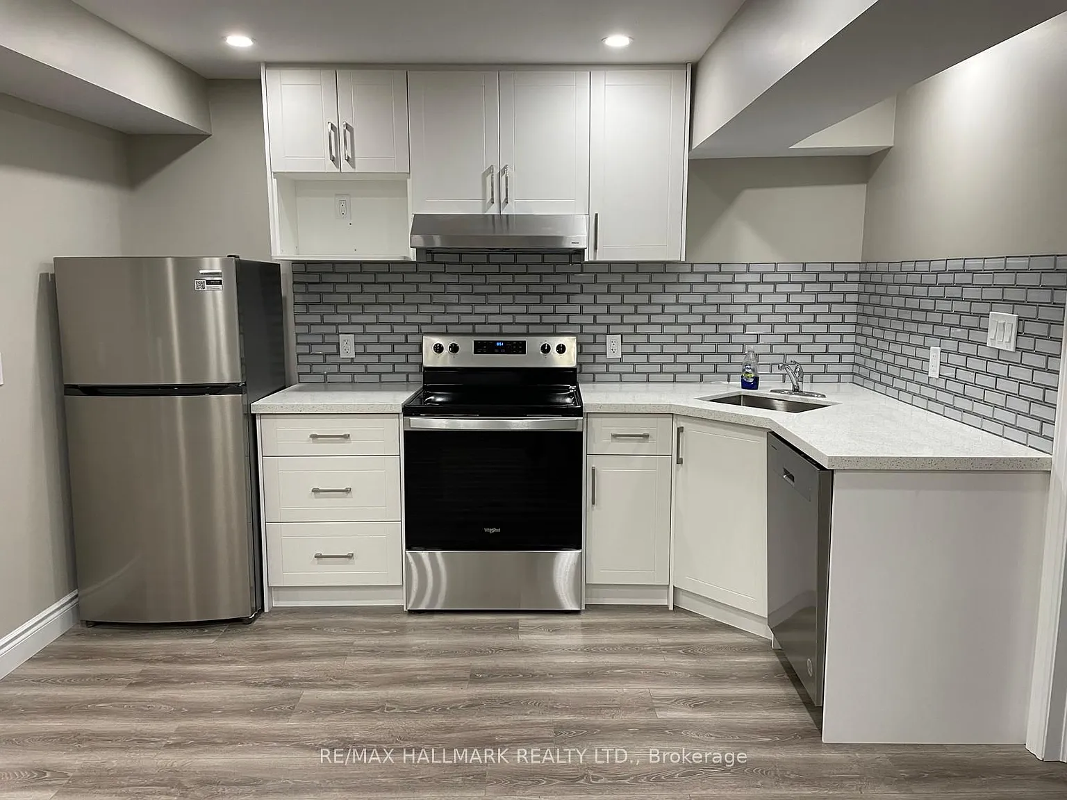 2 bed, $1,900 — Photo 3