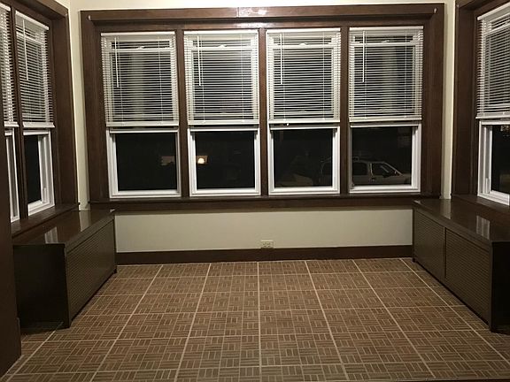 2nd image of 4056 W Barry Ave #1