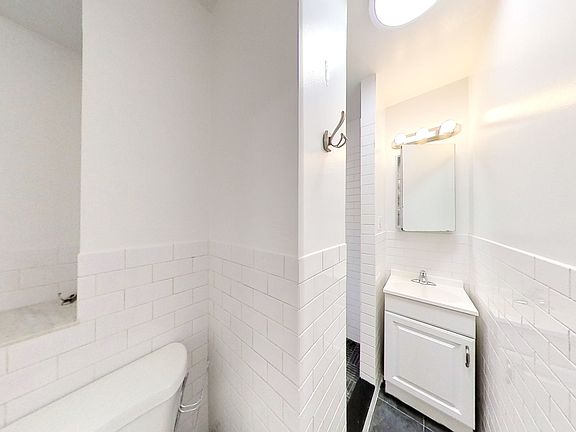 5th image of 307 E 77th St APT 1F
