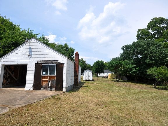 3rd image of 709 Ward St