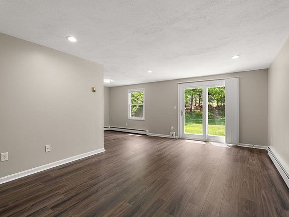 3rd image of 54 Decarolis Dr Unit 54