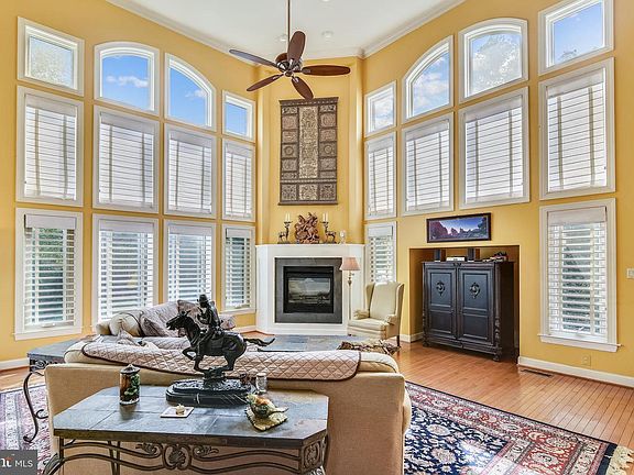3rd image of 22988 Minerva Dr