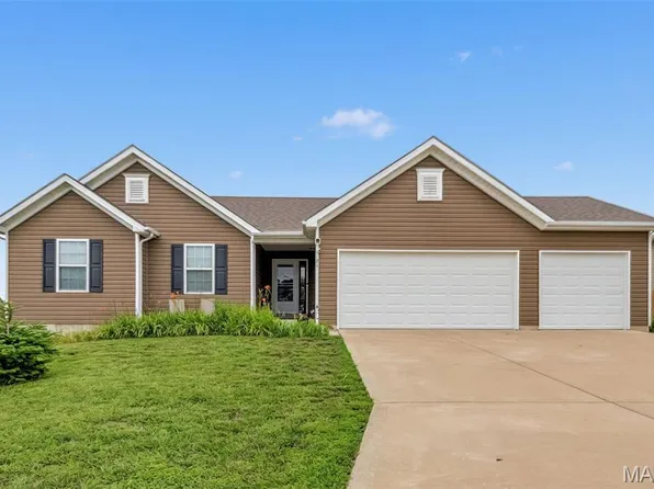 21 Valley Farms Dr, Winfield, MO 63389