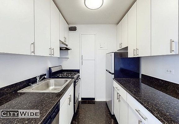 3rd image of 400 E 89th St #10S