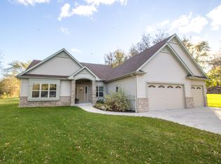 N64W15225 Mill Rd, Menomonee Falls, WI
