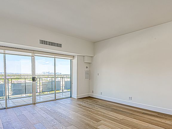 3rd image of 1155 N La Cienega Blvd APT 611