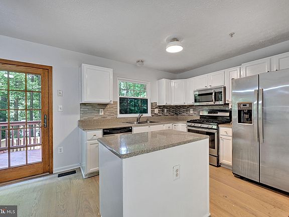 2nd image of 7836 Foxfarm Ln