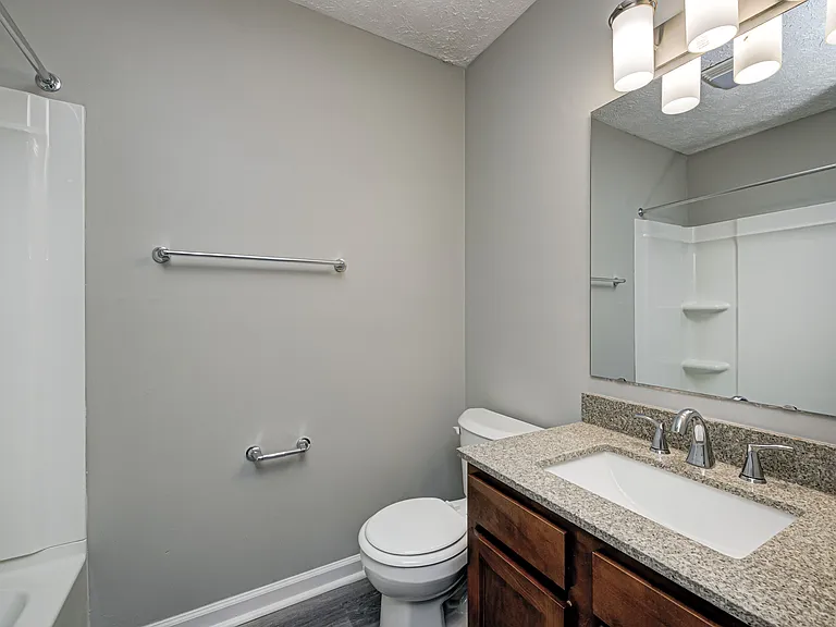 Ivy Knoll Apartments — Photo 45