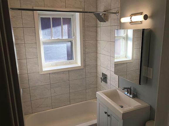 4th image of 4522 N Malden St #111