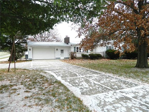 2nd image of 5815 Deerview Ln