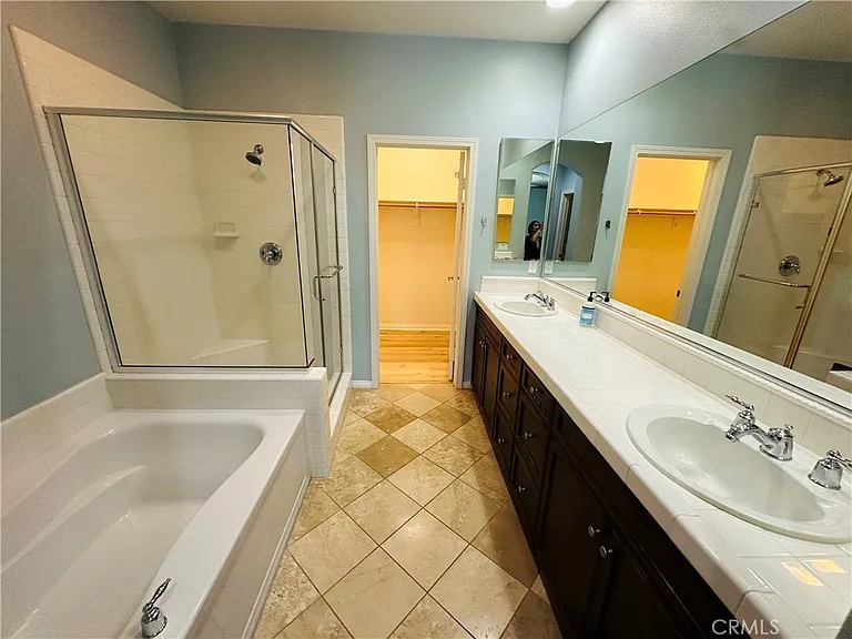 1411 Montgomery St — Photo 9