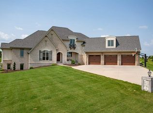 3030 Lennon Ln, Neenah, WI 54956